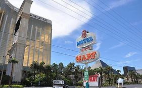 Motel 8 Las Vegas Nevada